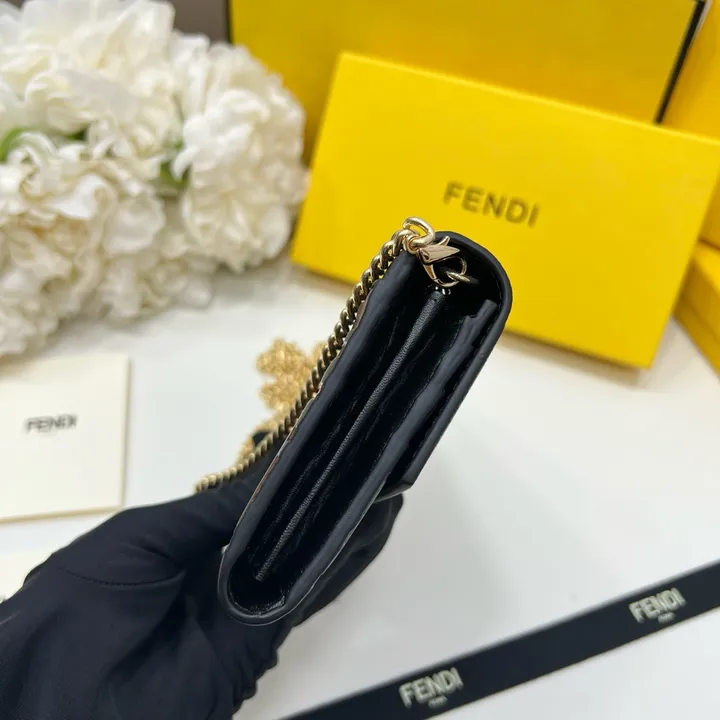 スーパーコピー フェンディ キーホルダー