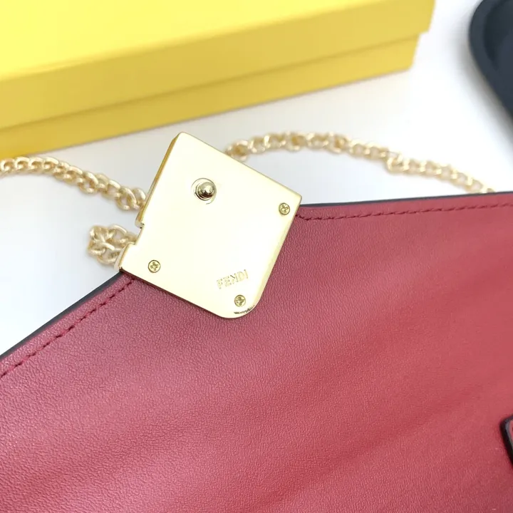 スーパーコピー フェンディ キーホルダー