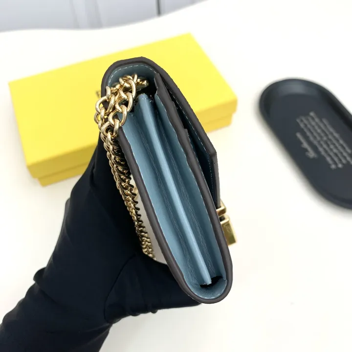 スーパーコピー フェンディ キーホルダー