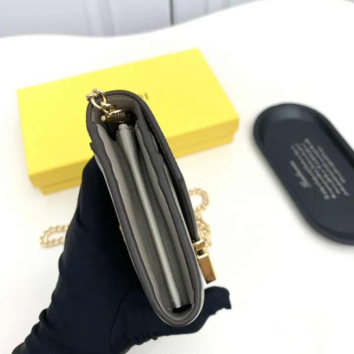 スーパーコピー フェンディ キーホルダー