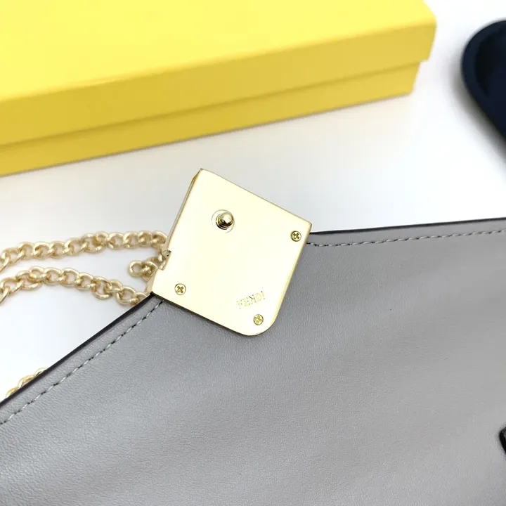 スーパーコピー フェンディ キーホルダー