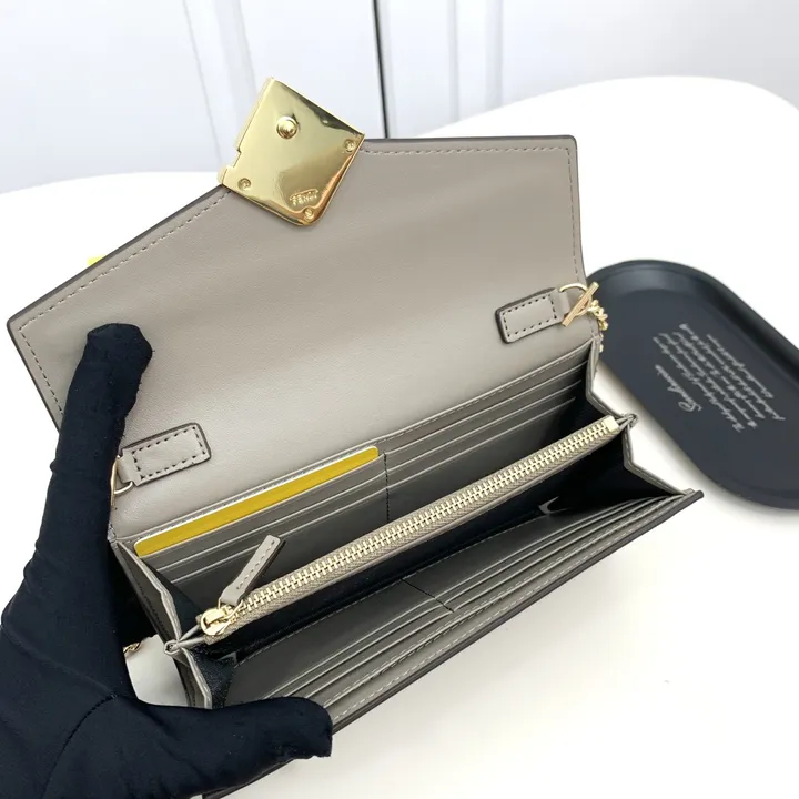 スーパーコピー フェンディ キーホルダー