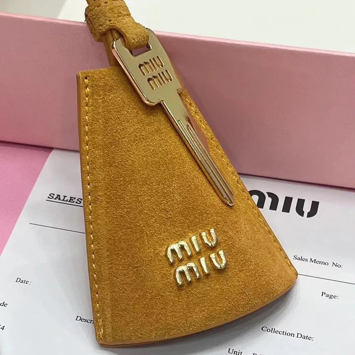 スーパーコピー ミュウミュウ キーホルダー