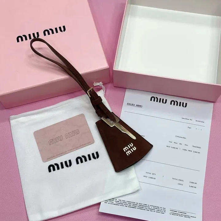 スーパーコピー ミュウミュウ キーホルダー