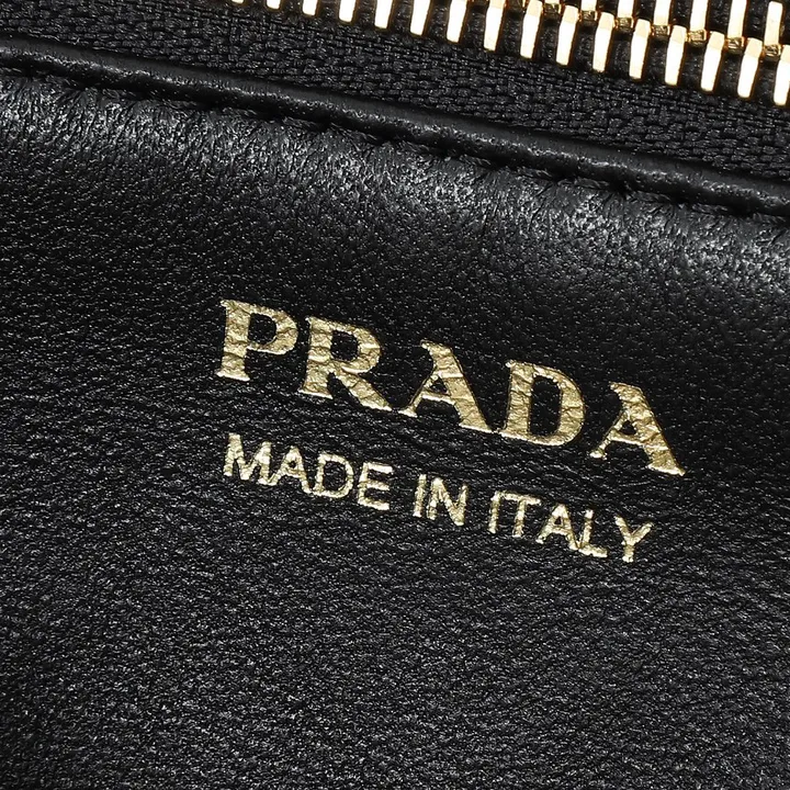 スーパーコピー プラダ キーホルダー