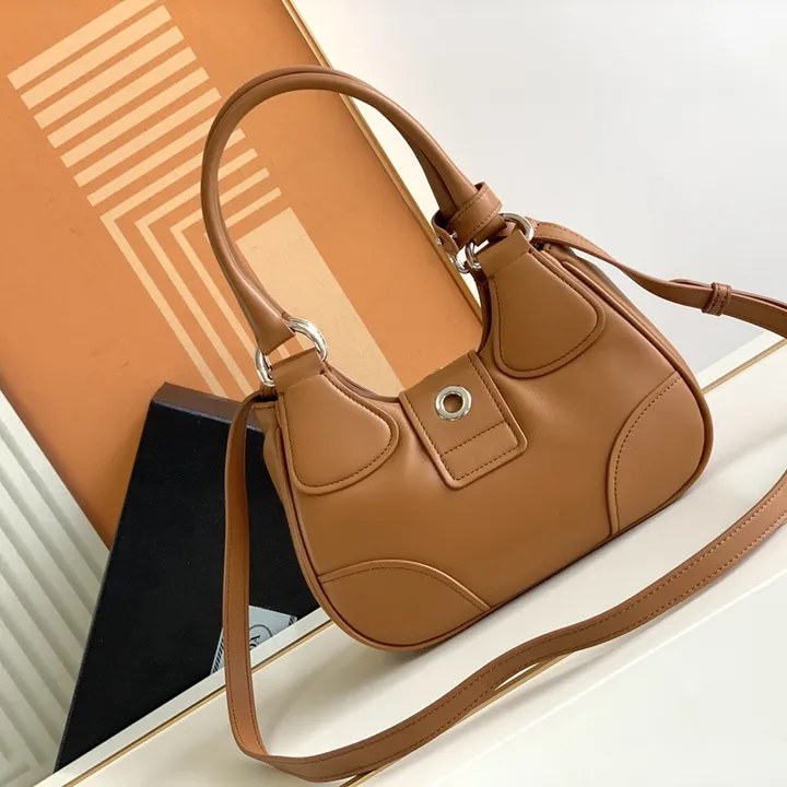 スーパーコピー プラダ キーホルダー