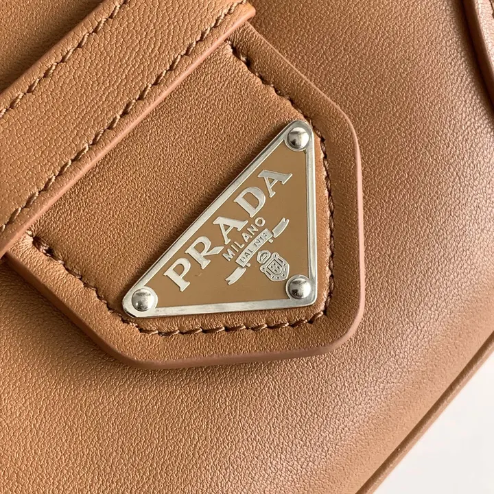 スーパーコピー プラダ キーホルダー