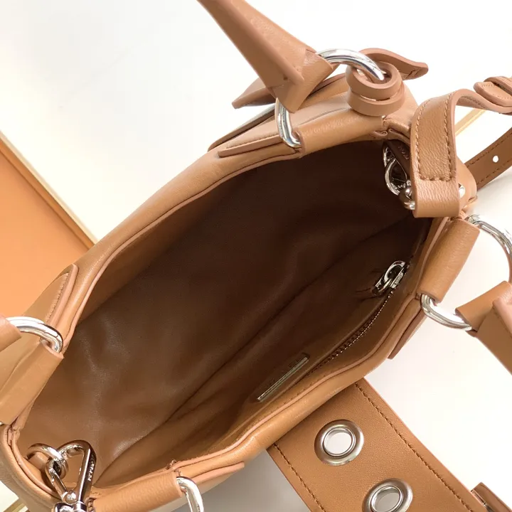 スーパーコピー プラダ キーホルダー