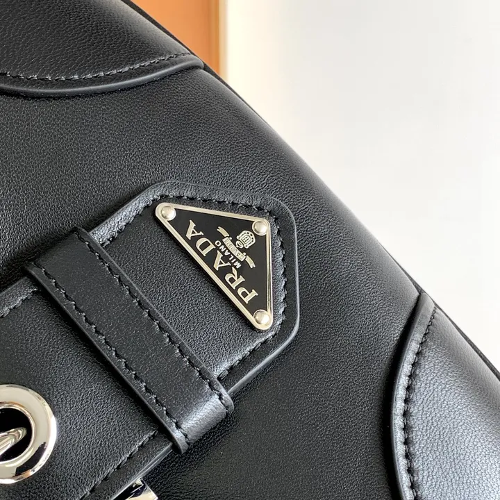 スーパーコピー プラダ キーホルダー