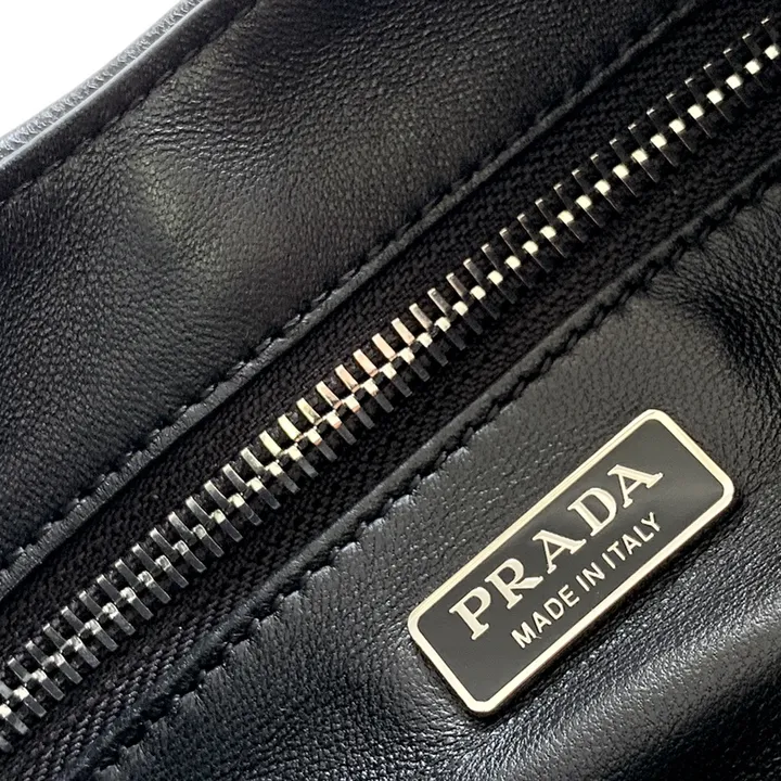 スーパーコピー プラダ キーホルダー