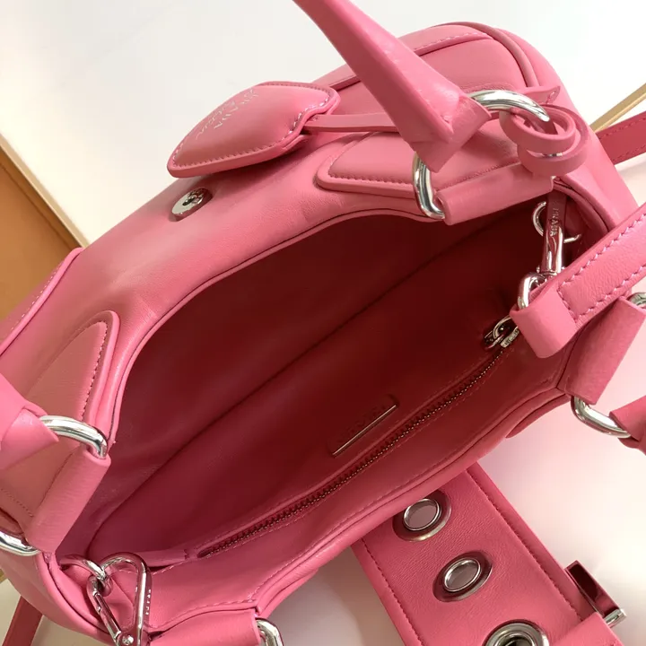 スーパーコピー プラダ キーホルダー