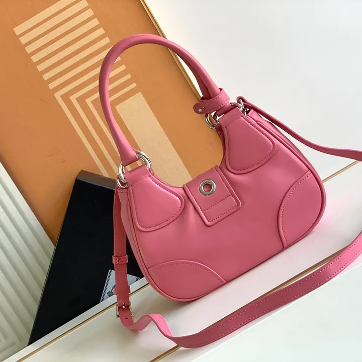 スーパーコピー プラダ キーホルダー