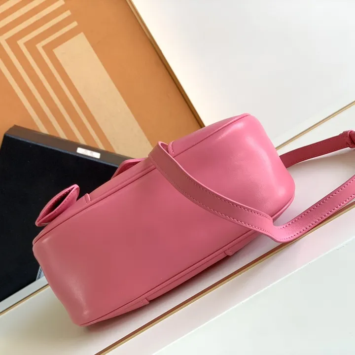 スーパーコピー プラダ キーホルダー