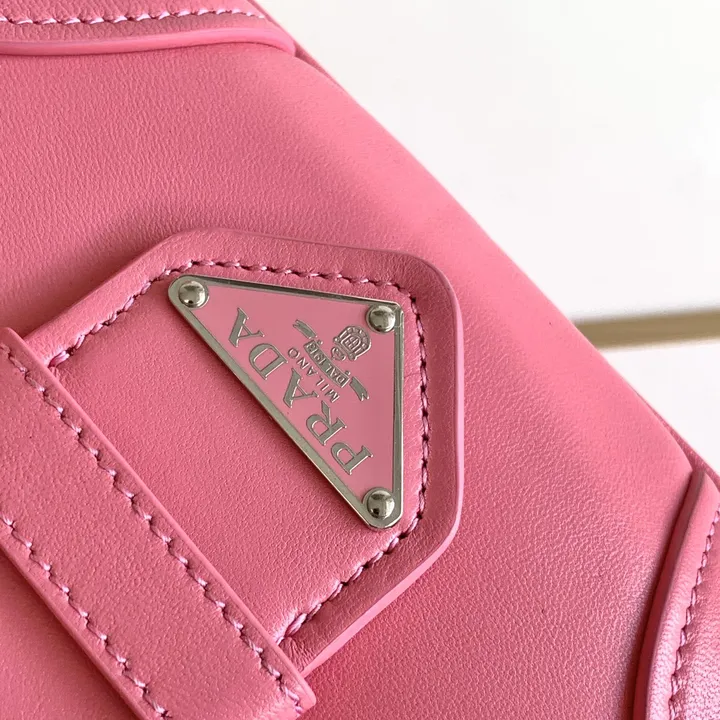 スーパーコピー プラダ キーホルダー