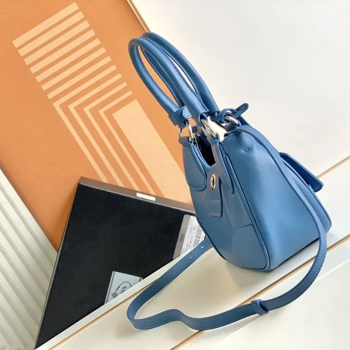 スーパーコピー プラダ キーホルダー