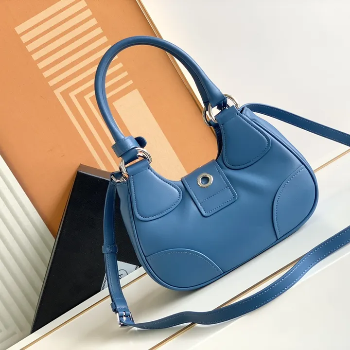 スーパーコピー プラダ キーホルダー