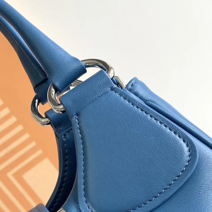 スーパーコピー プラダ キーホルダー