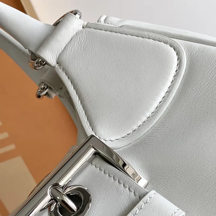 スーパーコピー プラダ キーホルダー