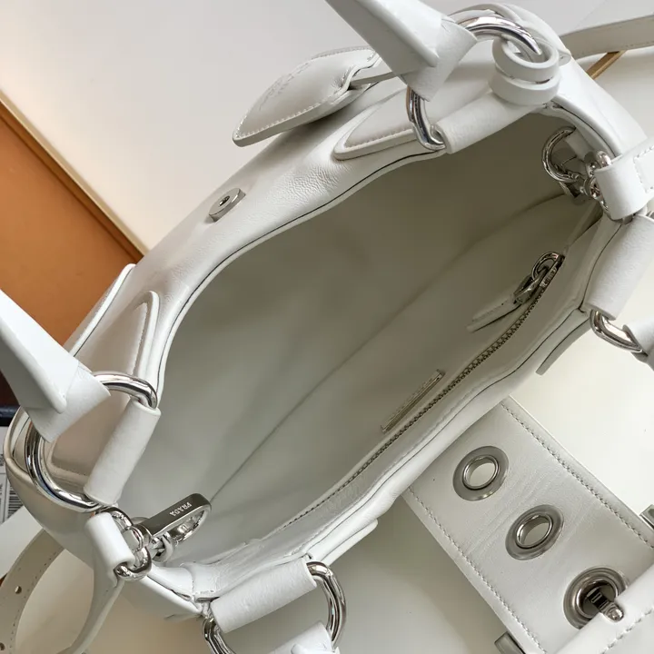 スーパーコピー プラダ キーホルダー