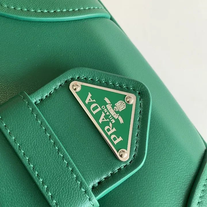 スーパーコピー プラダ キーホルダー