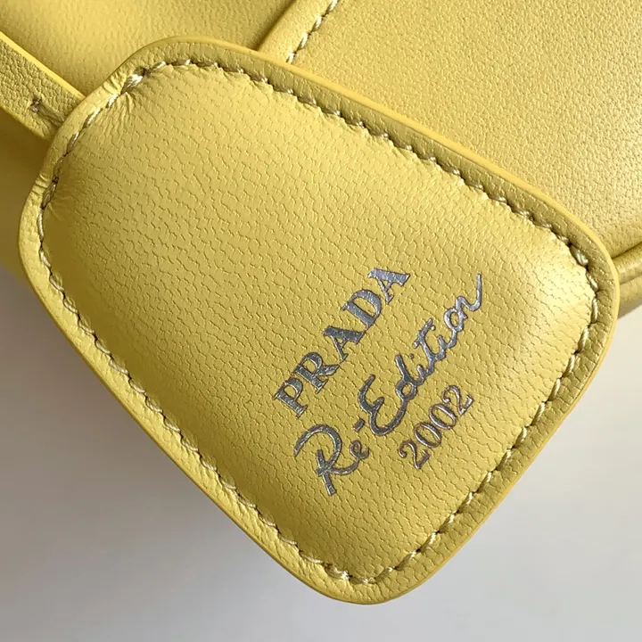 スーパーコピー プラダ キーホルダー