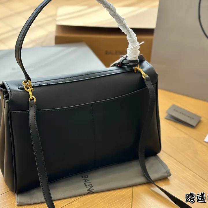 スーパーコピー バレンシアガ キーホルダー