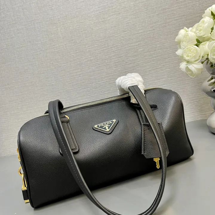 スーパーコピー プラダ キーホルダー