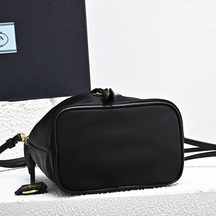 スーパーコピー プラダ キーホルダー