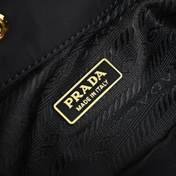 スーパーコピー プラダ キーホルダー