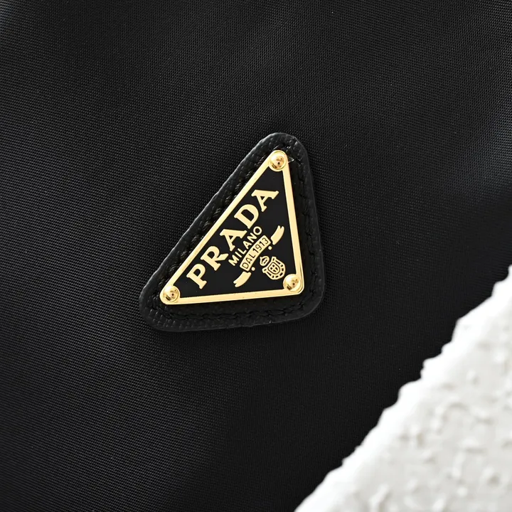 スーパーコピー プラダ キーホルダー