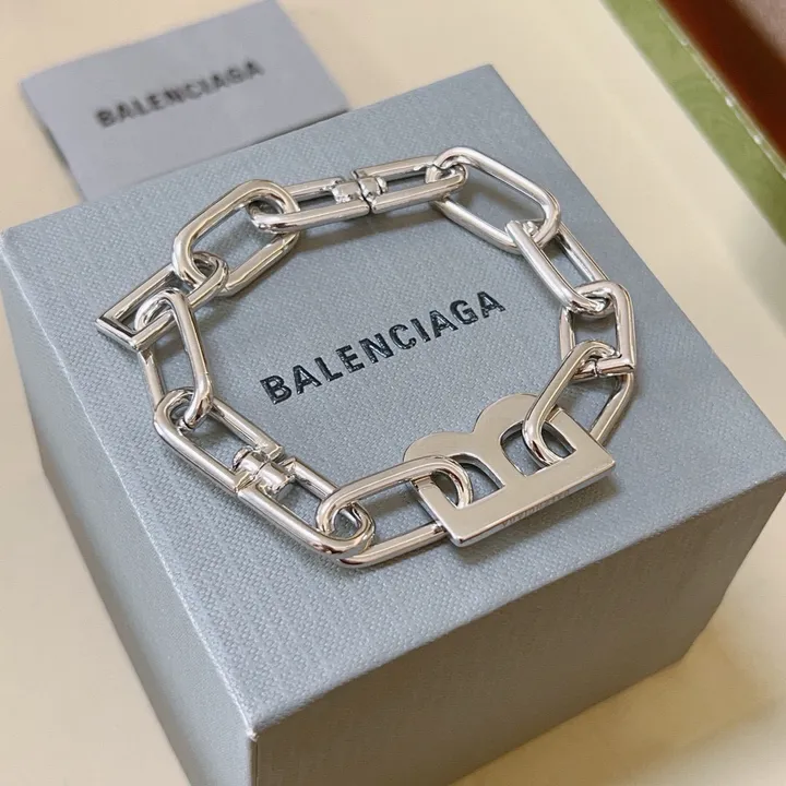 スーパーコピー バレンシアガ キーホルダー