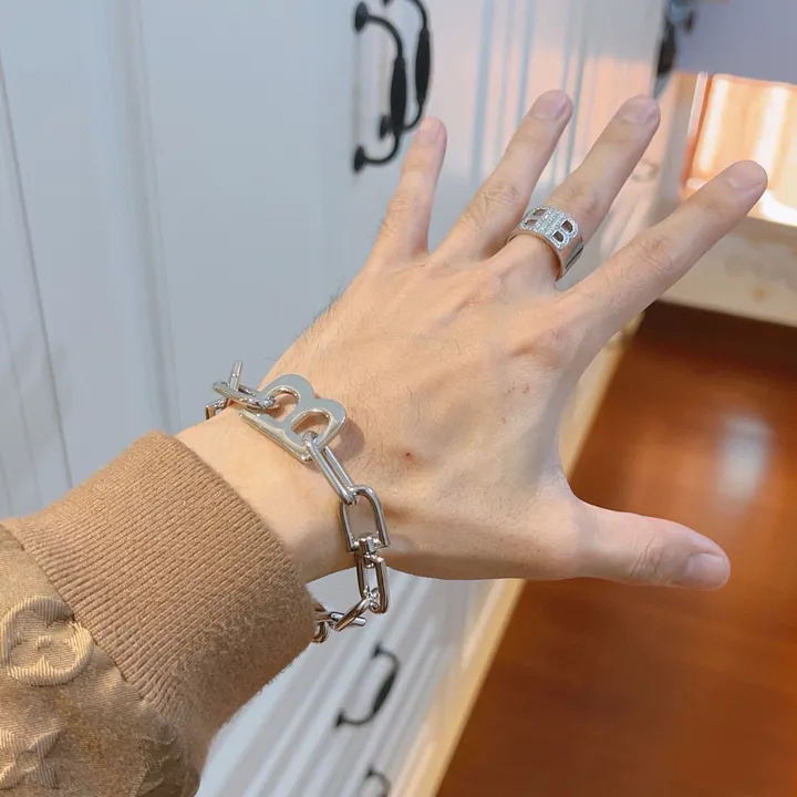 スーパーコピー バレンシアガ キーホルダー