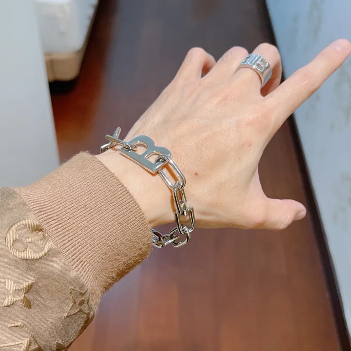 スーパーコピー バレンシアガ キーホルダー