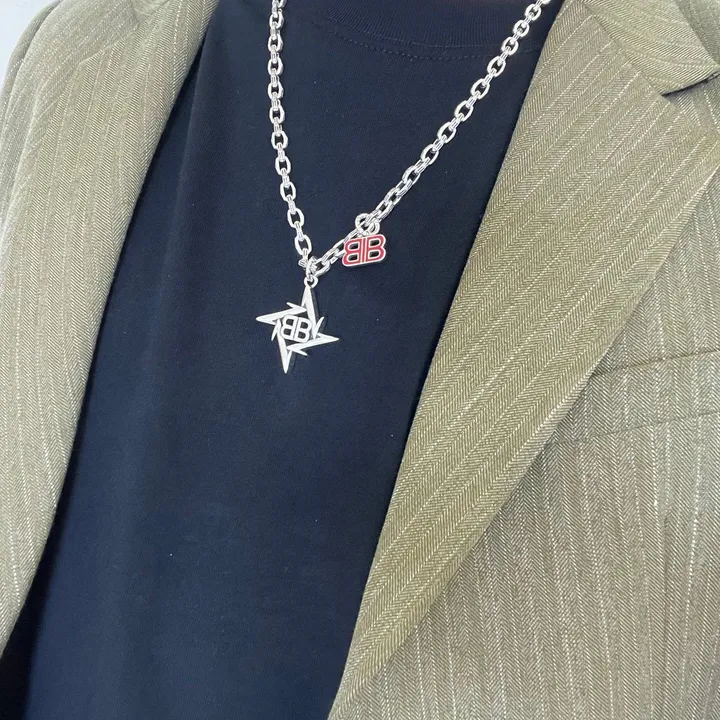 スーパーコピー バレンシアガ キーホルダー