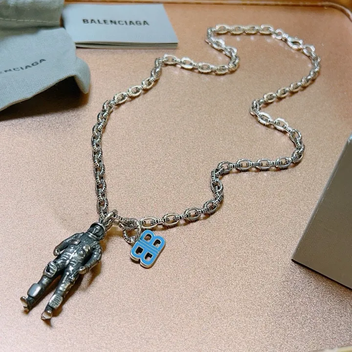 スーパーコピー バレンシアガ キーホルダー