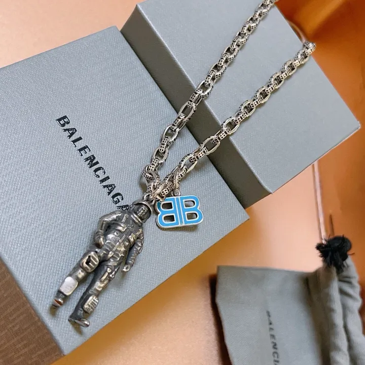 スーパーコピー バレンシアガ キーホルダー