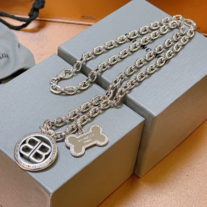 スーパーコピー バレンシアガ キーホルダー