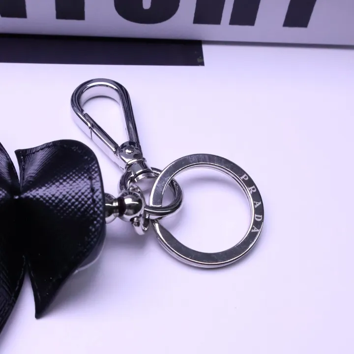 スーパーコピー プラダ キーホルダー