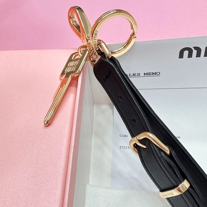 スーパーコピー ミュウミュウ キーホルダー