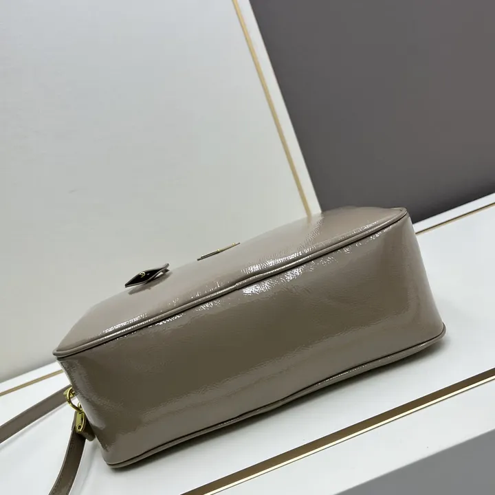 スーパーコピー プラダ キーホルダー