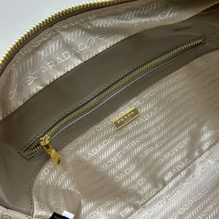 スーパーコピー プラダ キーホルダー