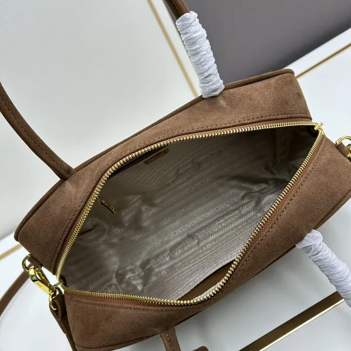 スーパーコピー プラダ キーホルダー