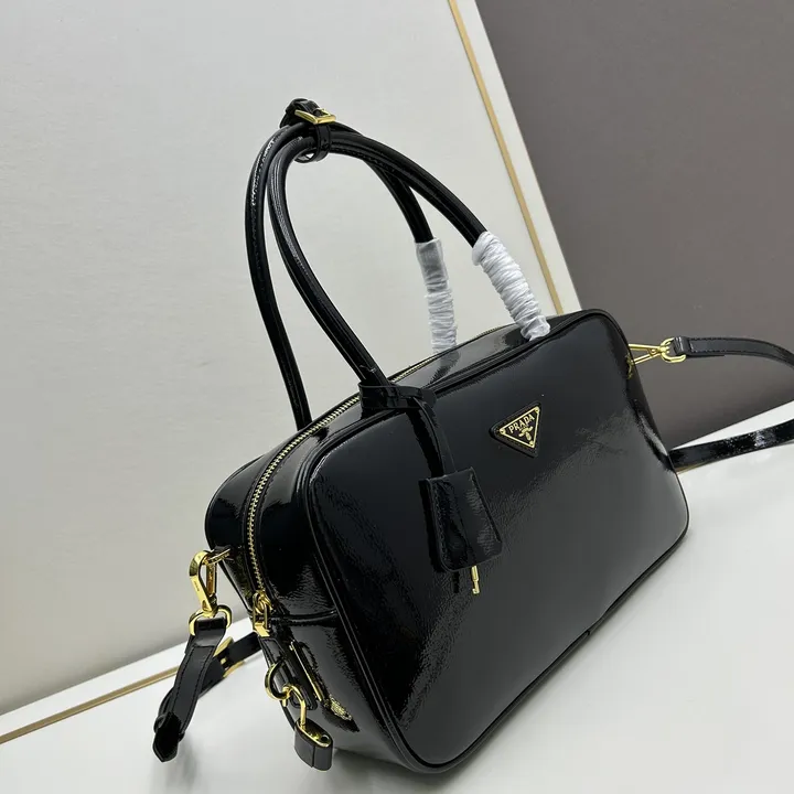 スーパーコピー プラダ キーホルダー