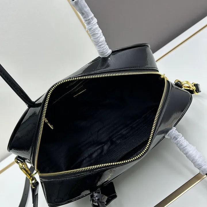 スーパーコピー プラダ キーホルダー