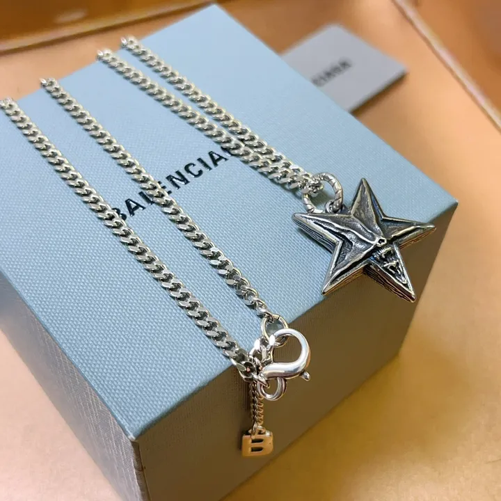 スーパーコピー バレンシアガ キーホルダー