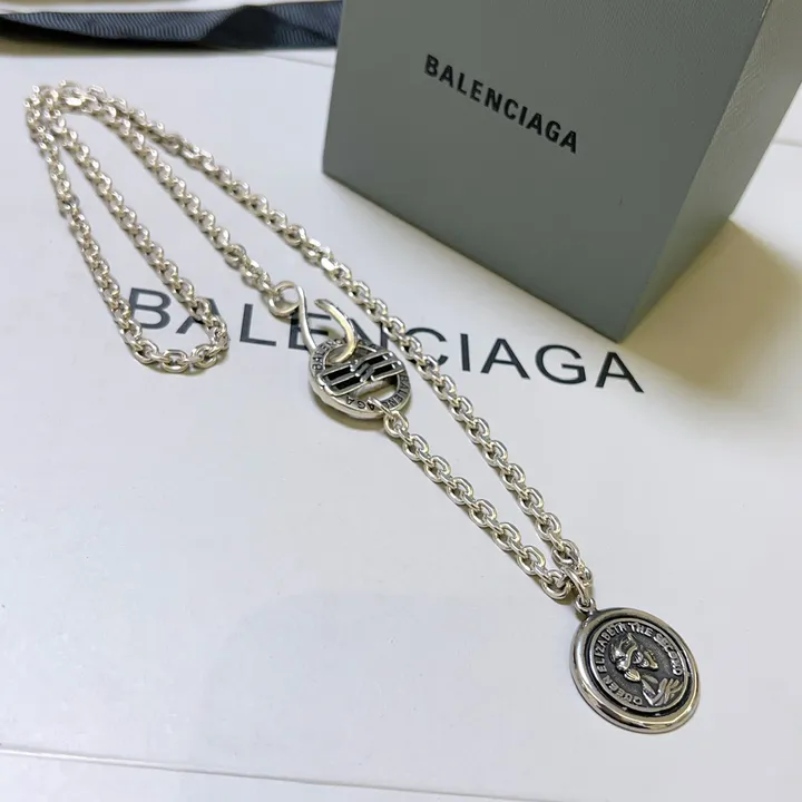 スーパーコピー バレンシアガ キーホルダー