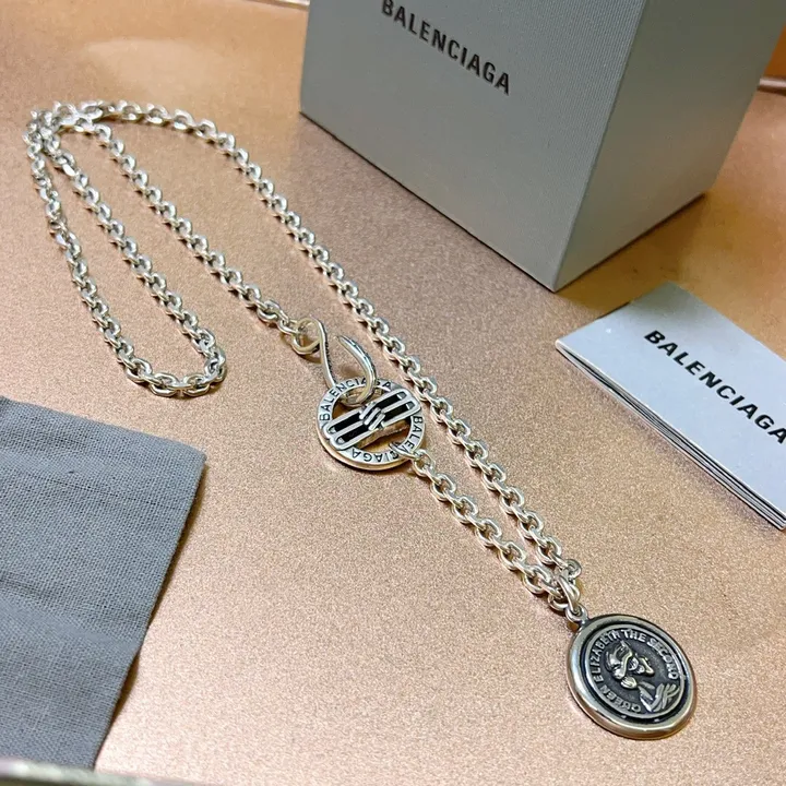 スーパーコピー バレンシアガ キーホルダー