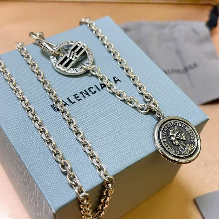 スーパーコピー バレンシアガ キーホルダー