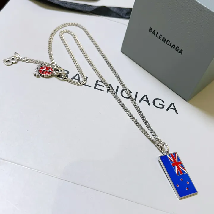 スーパーコピー バレンシアガ キーホルダー