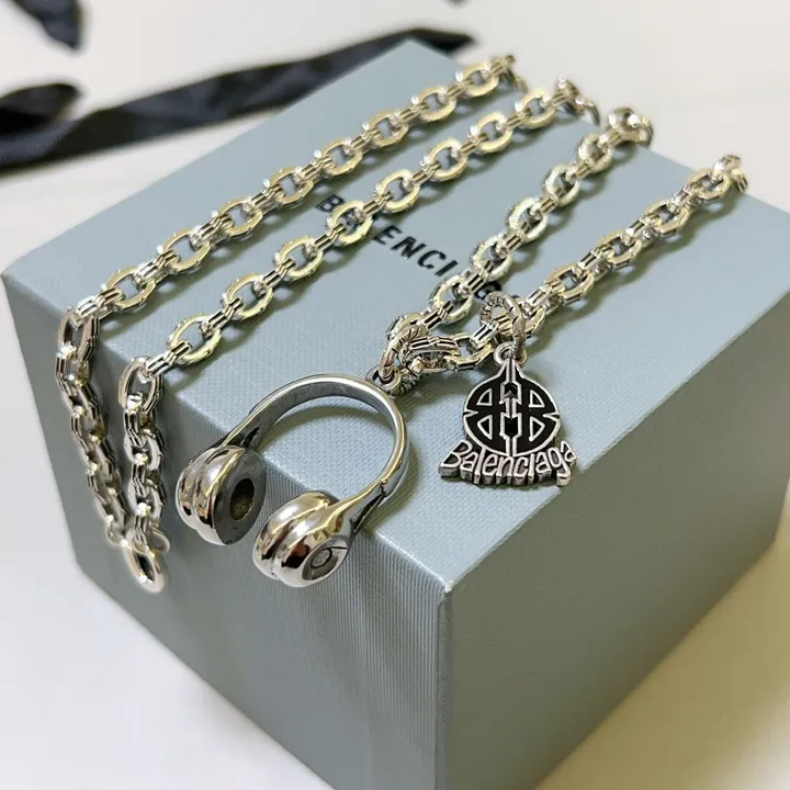 スーパーコピー バレンシアガ キーホルダー